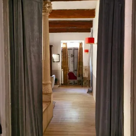 Demeure De Charme Les Lanternes Bed & Breakfast 3*